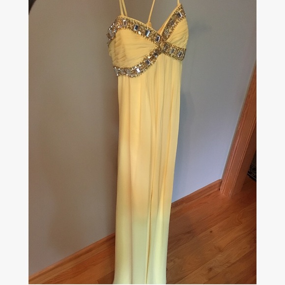 Formal Gown - Picture 2 of 7